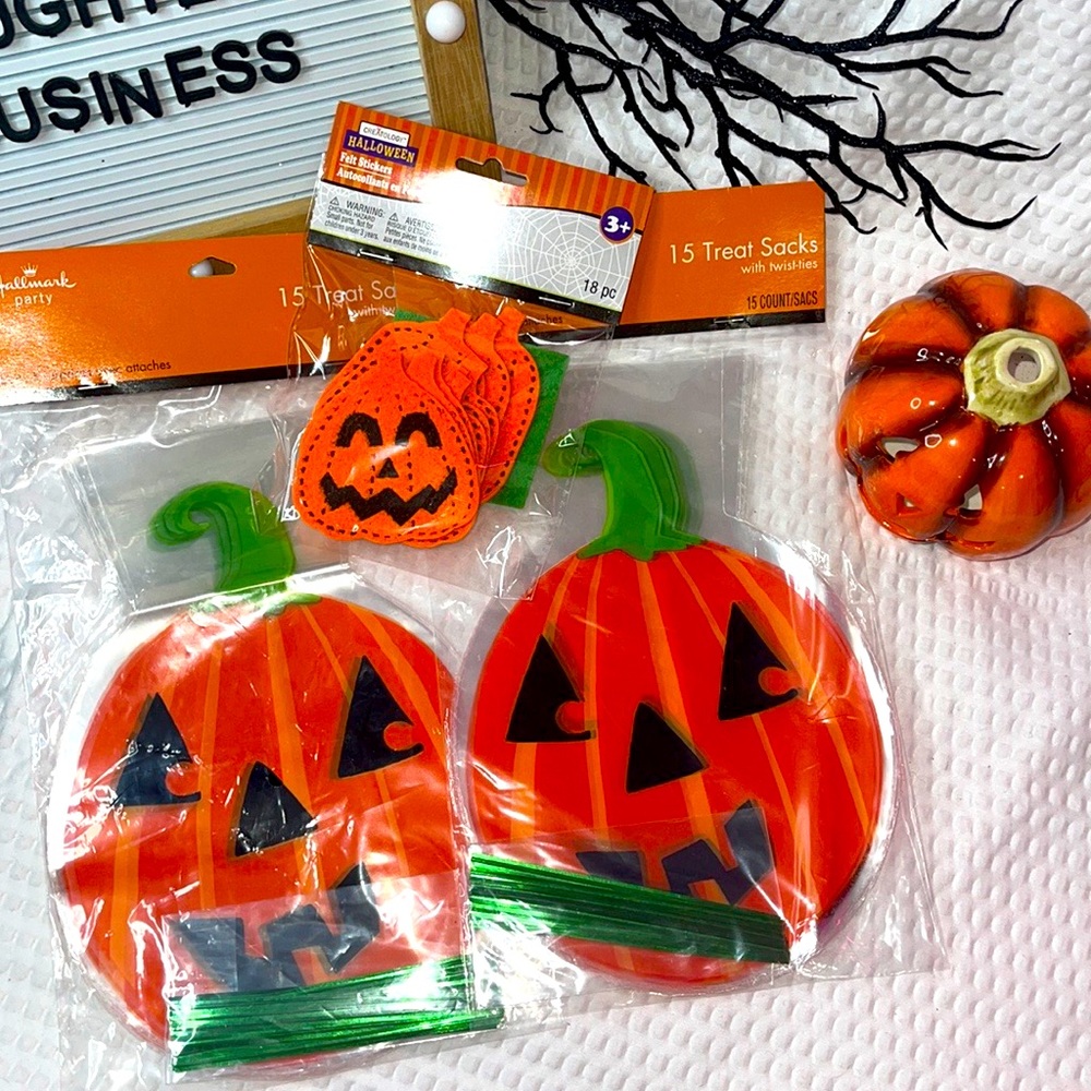 Hallmark Halloween Party Favors Sacs, Treat Gift Bags, 30 Ct. NIP, Felt Stickers